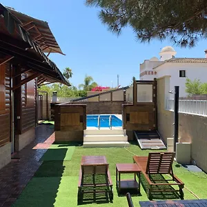 Сasa de vacaciones Wood House Close, Marbella
